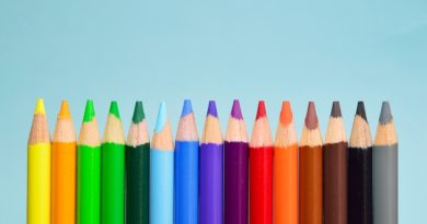 Art. colouring pencils